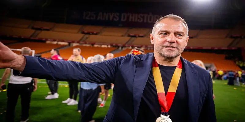 Barca ‘thưởng nóng’ cho Flick bằng hợp đồng mới